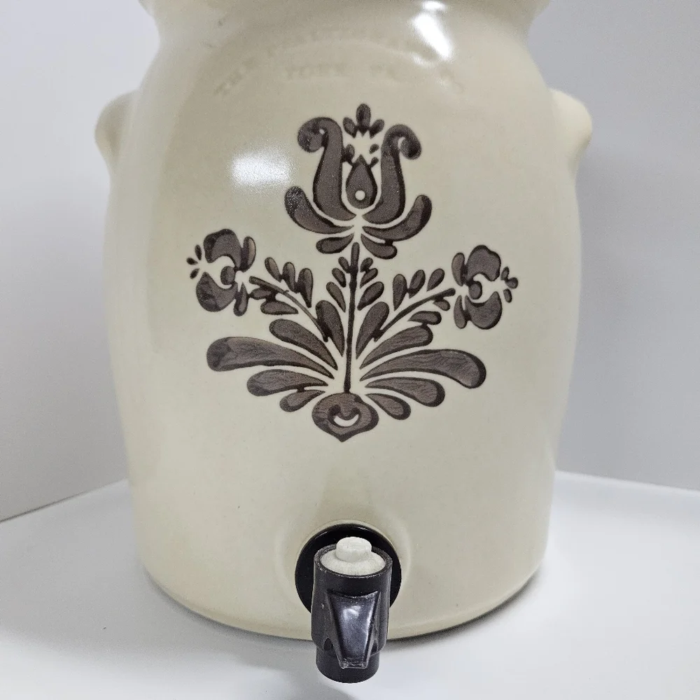 Vintage Pfaltzgraff Village Beverage Dispenser Crock with Lid 1 Gallon Stoneware